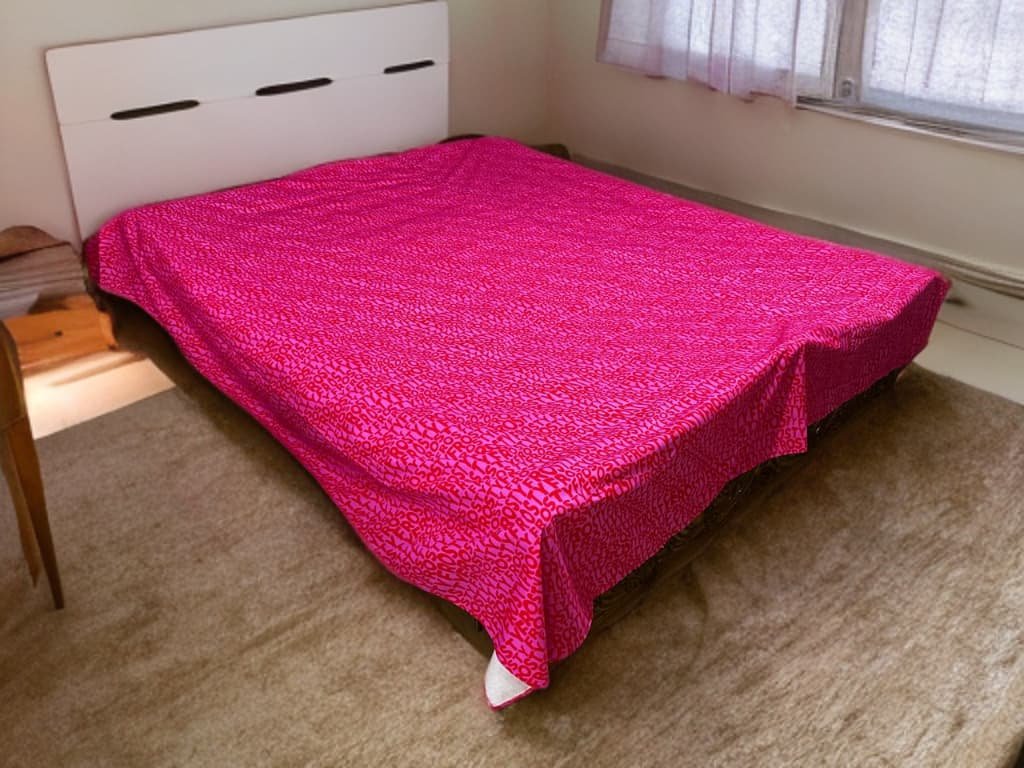 ৭/৮ ফিট চায়না ওয়াটারপ্রুফ বেডশীট