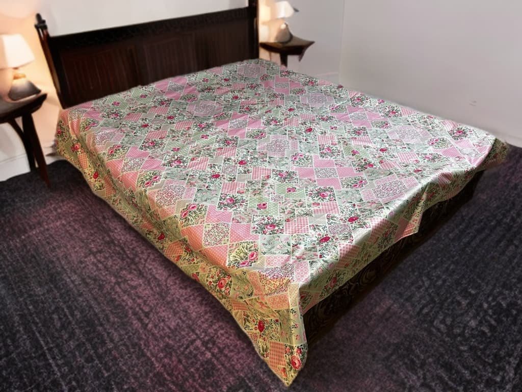 ৭/৮ ফিট ওয়াটারপ্রুফ বেডশীট বালিশ কভার ছাড়া