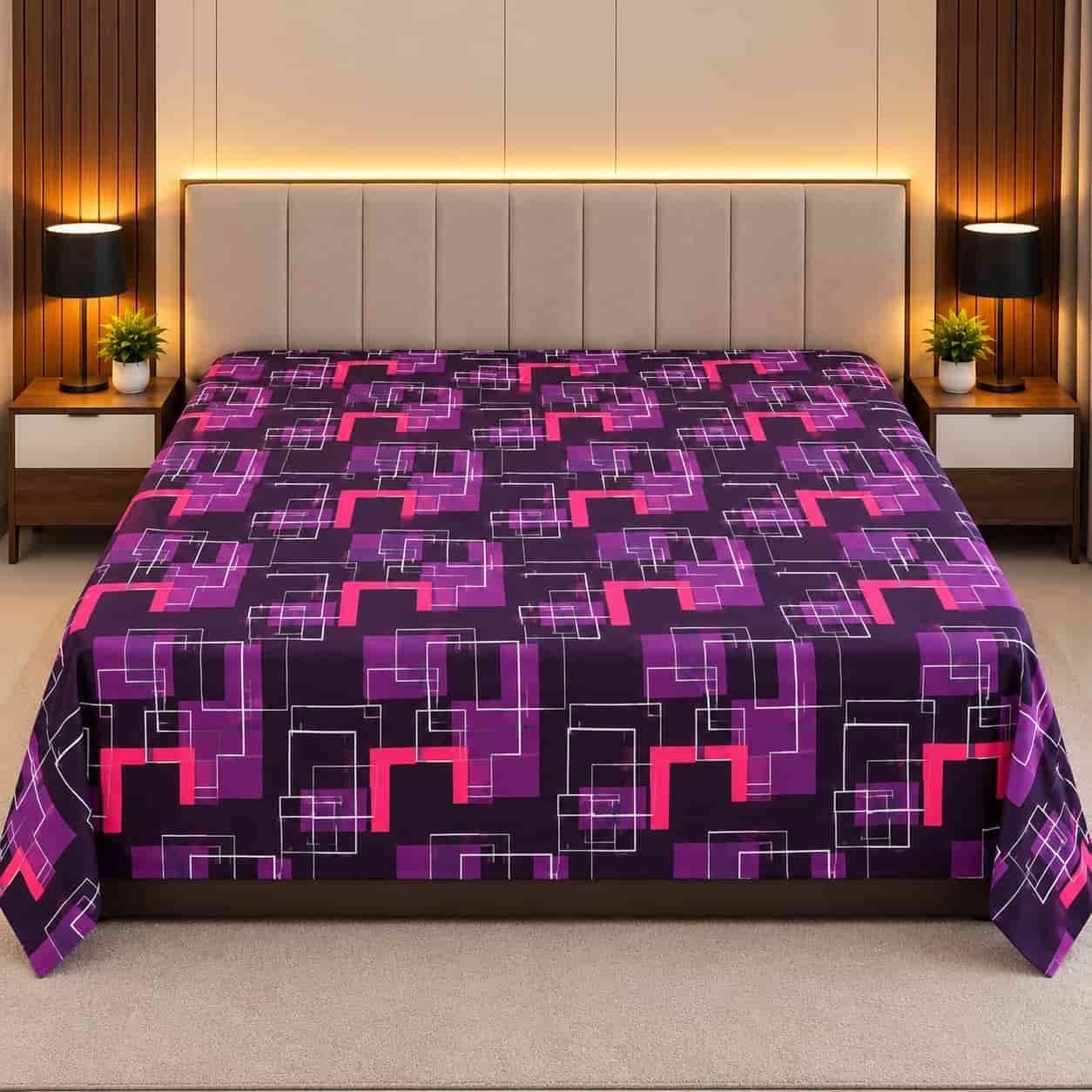 Geometric Print 6/7 ফিট ওয়াটারপ্রুফ বেডশীট বালিশ কভার ছাড়া